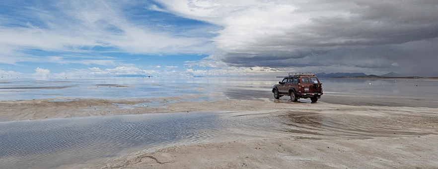 jeep in the salt lake salar